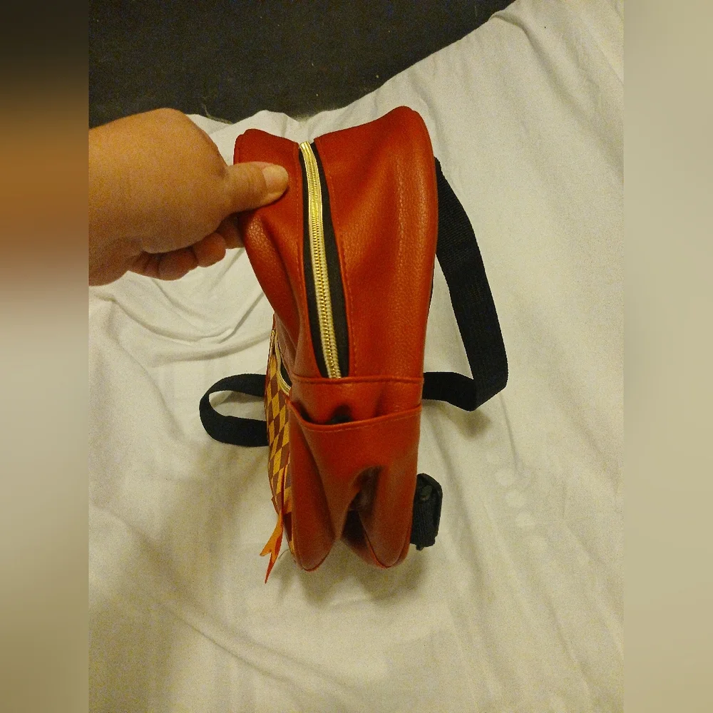 Harry Potter Hogwarts Gryffindor Mini Backpack - Picture 6 of 8